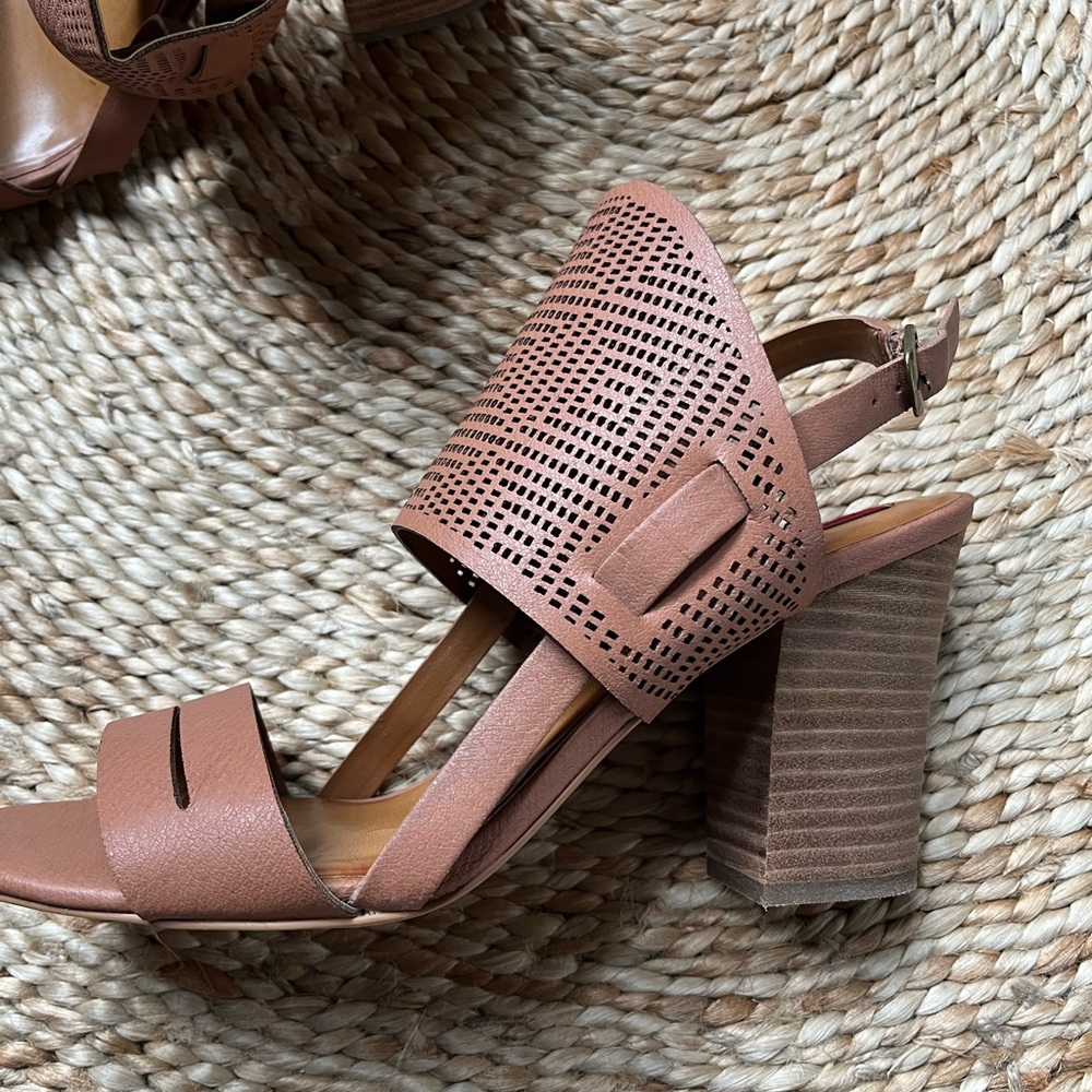 London Rebel Heels sz 10